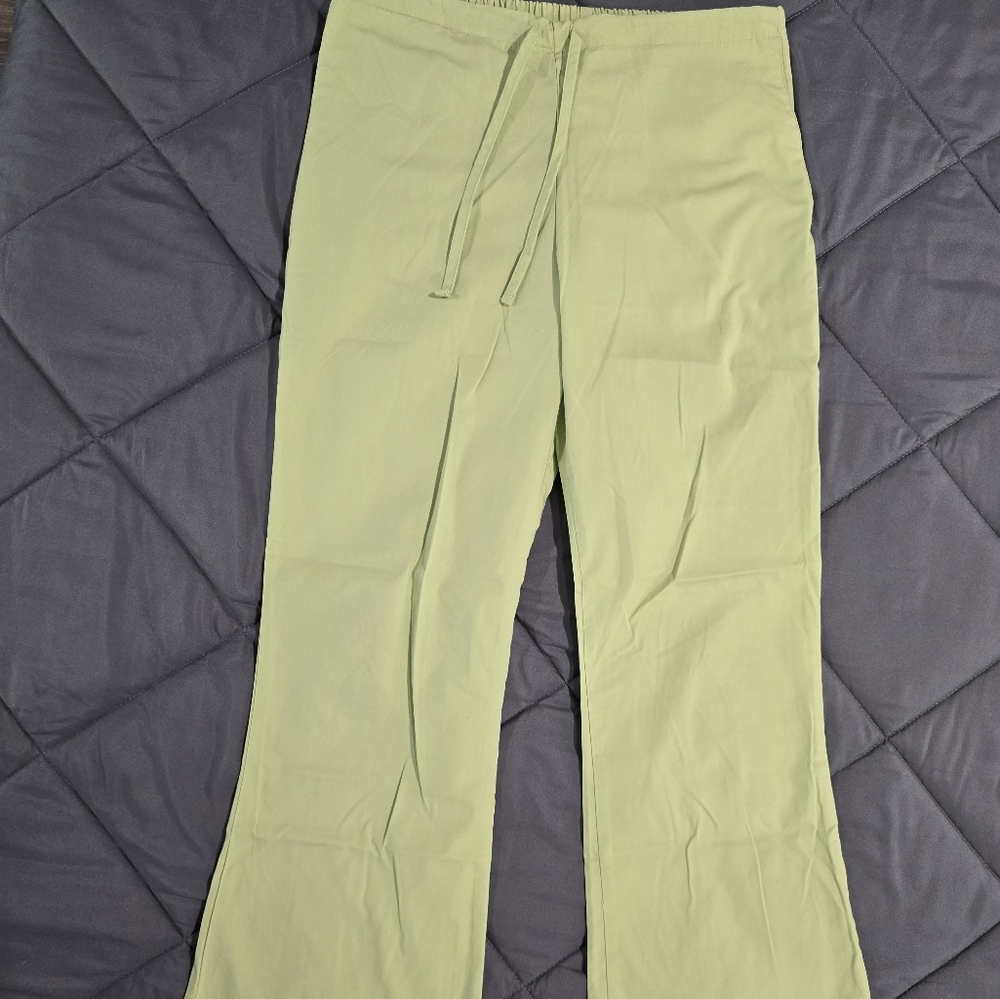 New W/out Tags Cherokee Women's Soft Lime Scrub Bottoms